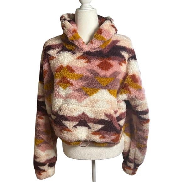 AEROPOSTALE women's SZ Med Pullover cropped hoodie NWT aztec soft cuddly pinks - Picture 1 of 15